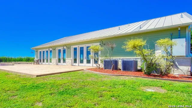 141 Bunkers Hill Rd Floresville, TX 78114