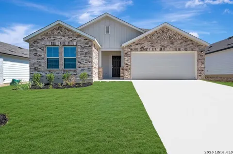 1032 Amber Lake