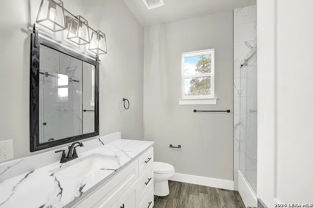 100 Hondo Ridge La Vernia, TX 78121