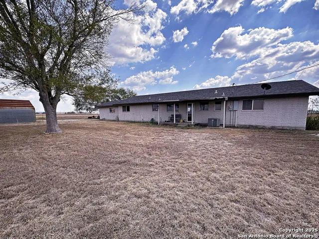 6604 County Road 136 Pawnee, TX 78145