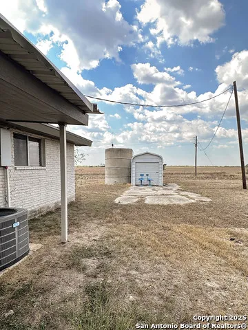 6604 County Road 136 Pawnee, TX 78145