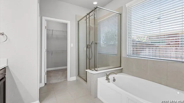 5117 Arrow Rdg Marion, TX 78124