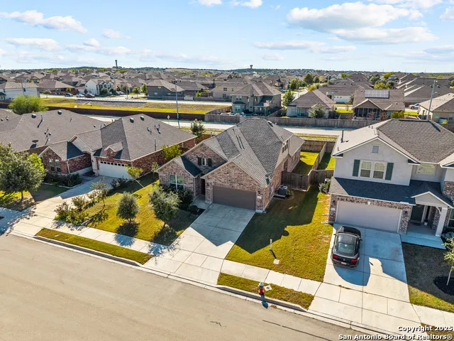 5117 Arrow Rdg Marion, TX 78124