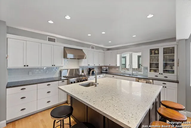 135 Blue Bonnet Blvd Alamo Heights, TX 78209