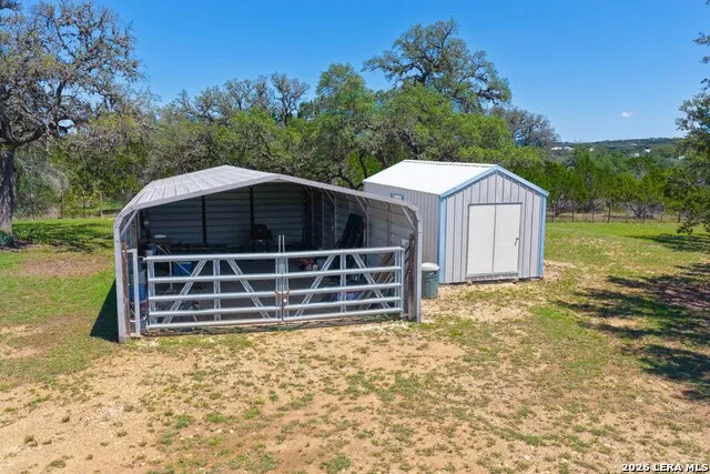715 Old Orchard Bandera, TX 78003
