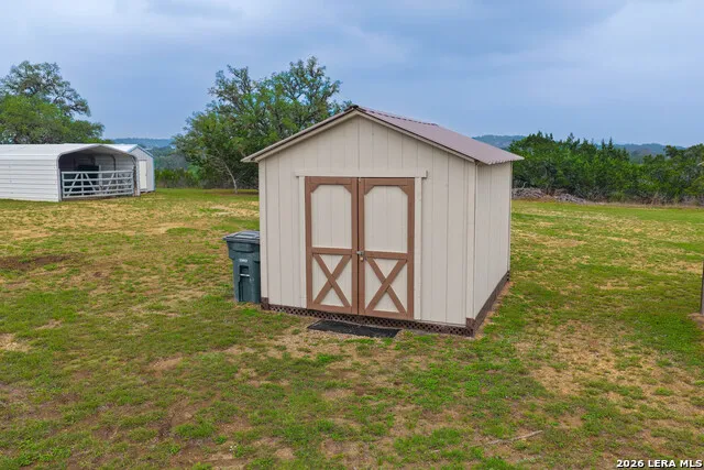 715 Old Orchard Bandera, TX 78003