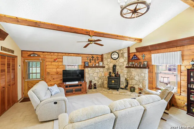 715 Old Orchard Bandera, TX 78003