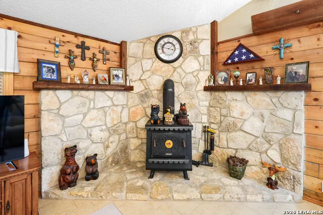 715 Old Orchard Bandera, TX 78003