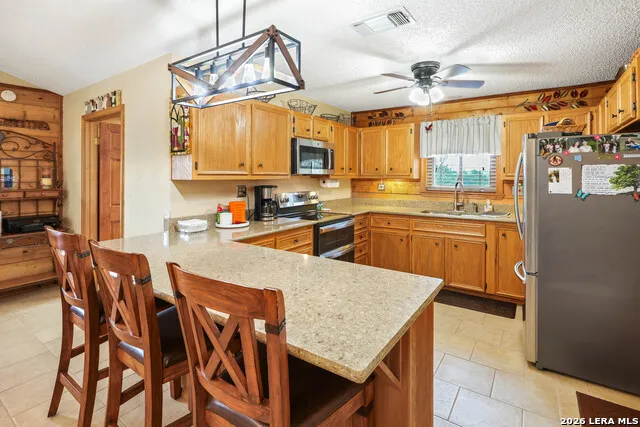 715 Old Orchard Bandera, TX 78003