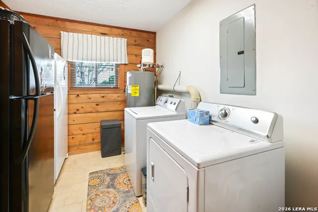 715 Old Orchard Bandera, TX 78003