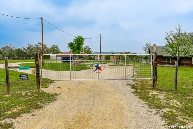 715 Old Orchard Bandera, TX 78003