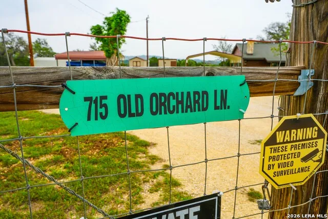 715 Old Orchard Bandera, TX 78003