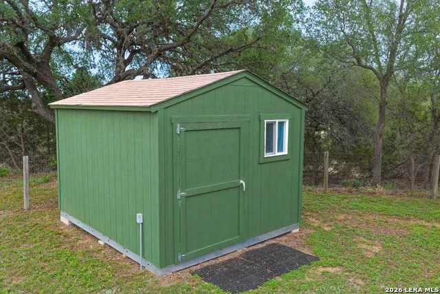 715 Old Orchard Bandera, TX 78003