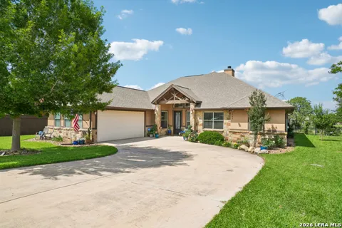 137 FAIRWAY DR