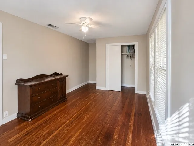 1106 Palm Jourdanton, TX 78026