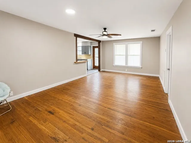 1106 Palm Jourdanton, TX 78026