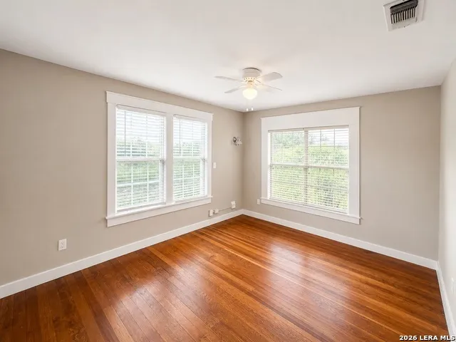 1106 Palm Jourdanton, TX 78026