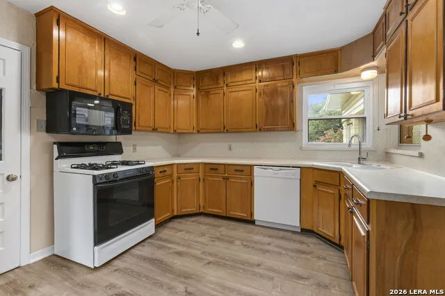 117 BRYKER DR Terrell Hills, TX 78209
