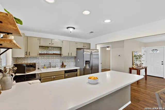 1112 MAIA ST Pleasanton, TX 78064