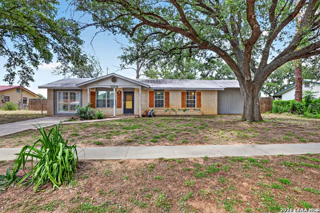 1112 MAIA ST Pleasanton, TX 78064