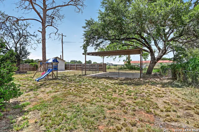1112 MAIA ST Pleasanton, TX 78064