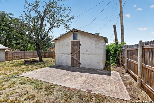 1112 MAIA ST Pleasanton, TX 78064