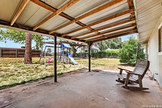 1112 MAIA ST Pleasanton, TX 78064