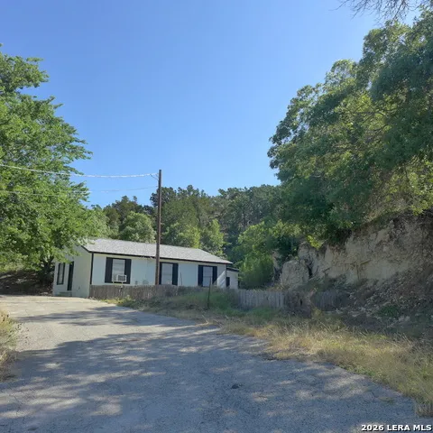 260 KERRVILLE SOUTH DR Kerrville, TX 78028