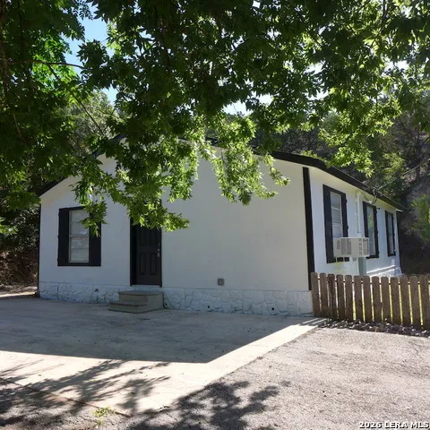 260 KERRVILLE SOUTH DR Kerrville, TX 78028