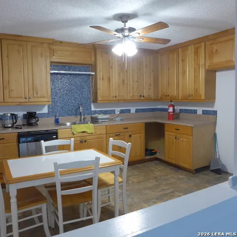 260 KERRVILLE SOUTH DR Kerrville, TX 78028