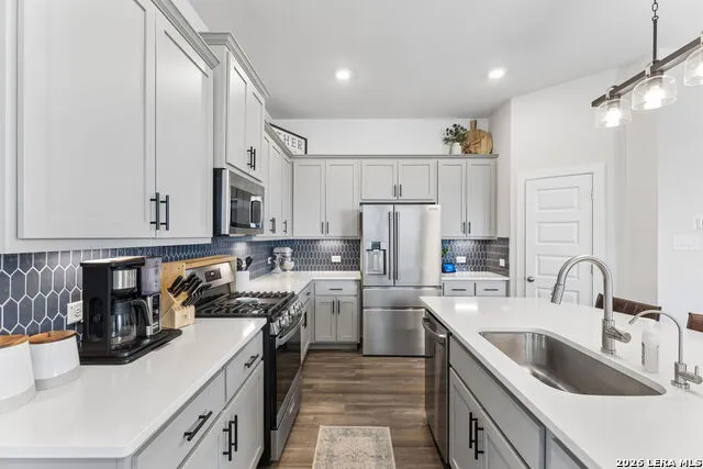 1425 Escarpment New Braunfels, TX 78132