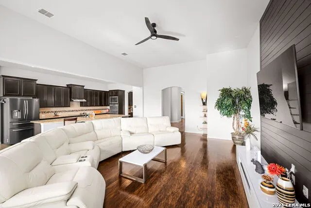 4915 HUNTERS CV St Hedwig, TX 78152