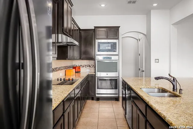 4915 HUNTERS CV St Hedwig, TX 78152