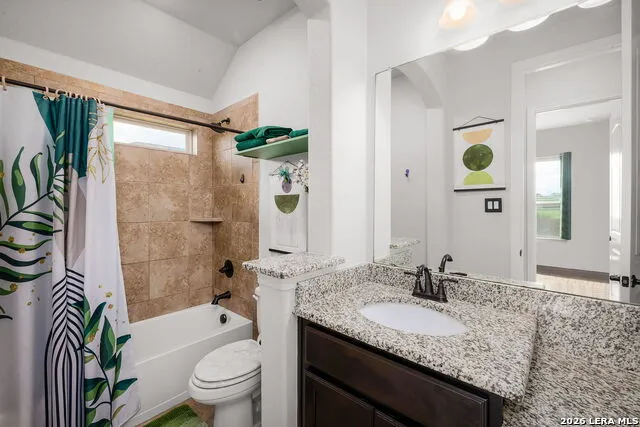 4915 HUNTERS CV St Hedwig, TX 78152