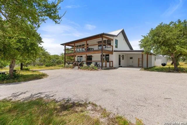 784 River View Johnson City, TX 78636