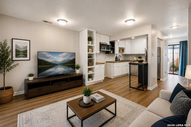 1221 W Hopkins #2 San Marcos, TX 78666