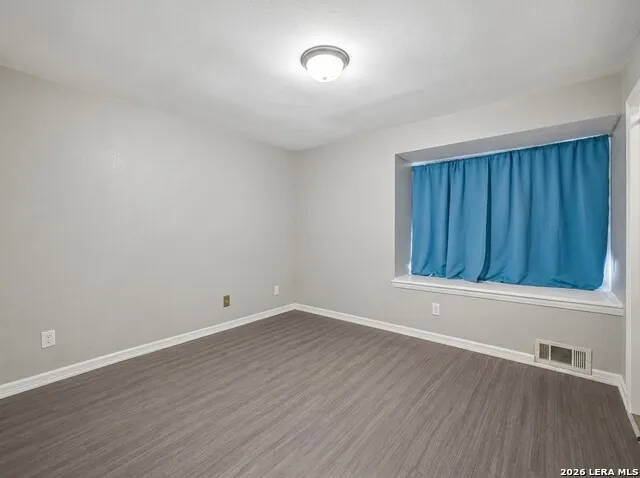 1221 W Hopkins #2 San Marcos, TX 78666