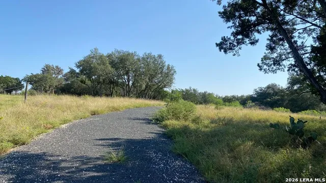 523 KAHN RD Rio Frio, TX 78879