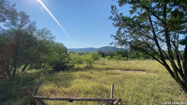 523 KAHN RD Rio Frio, TX 78879