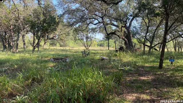 523 KAHN RD Rio Frio, TX 78879