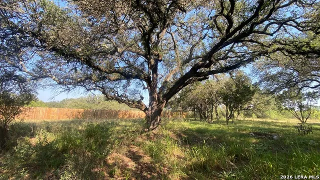 523 KAHN RD Rio Frio, TX 78879