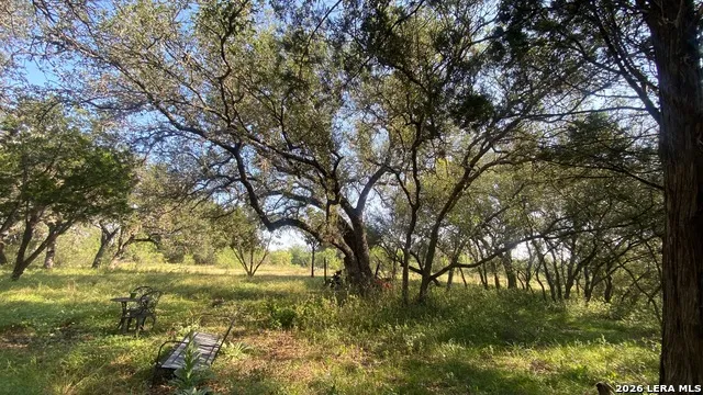 523 KAHN RD Rio Frio, TX 78879