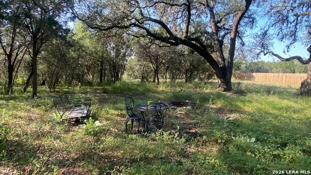 523 KAHN RD Rio Frio, TX 78879