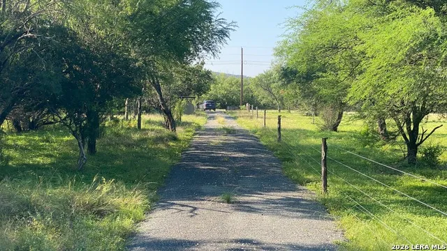 523 KAHN RD Rio Frio, TX 78879