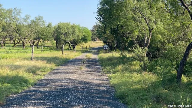 523 KAHN RD Rio Frio, TX 78879