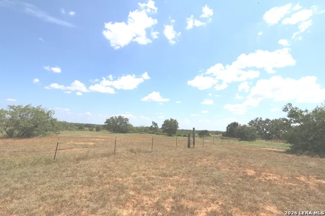 1753 County Road 124 Floresville, TX 78114