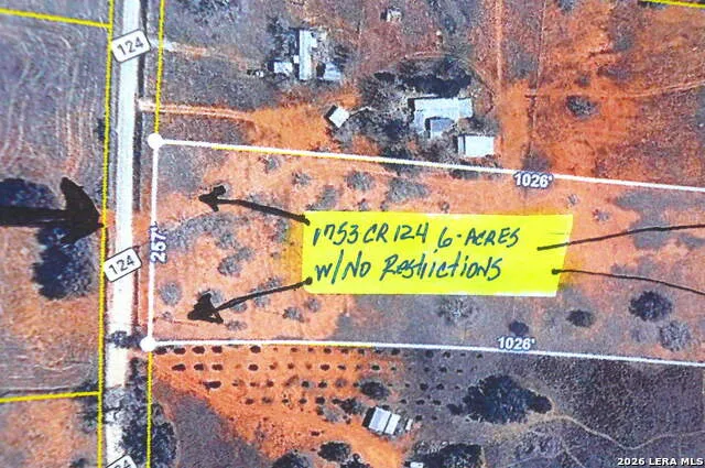 1753 County Road 124 Floresville, TX 78114