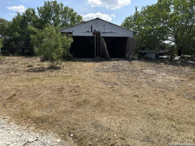 917 FM 99 Calliham, TX 78007