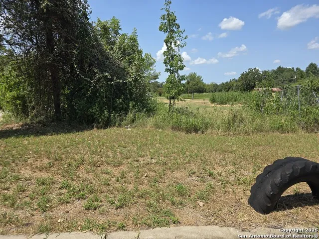 407 4TH E Rockdale, TX 76567