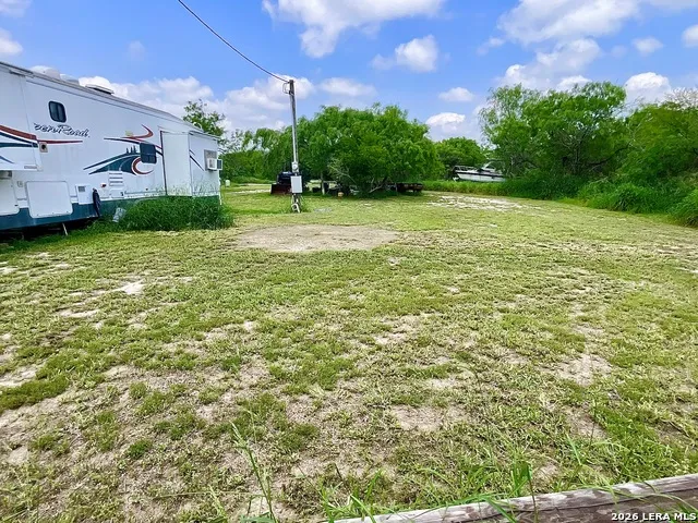 106 LENETTE DR Woodsboro, TX 78393